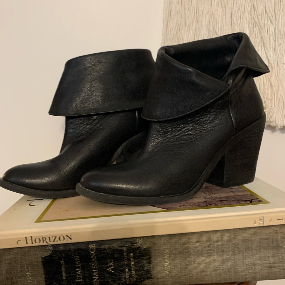 Lucky Brand Heeled Ankle Boots - Picture 5 of 6